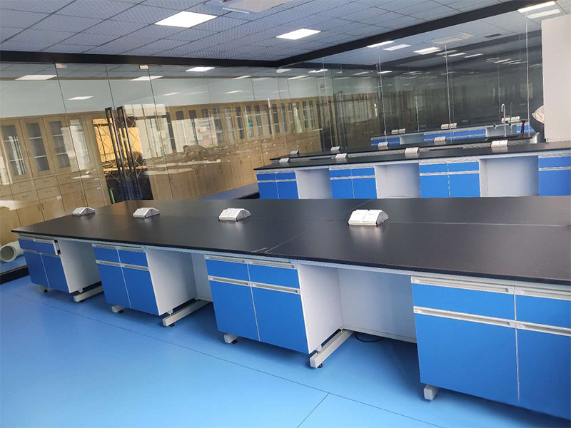 实验室实验台在生物医药行业的应用实例