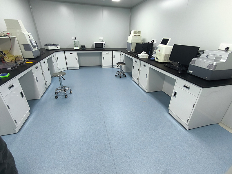 全钢实验台的优缺点分析及适用实验室类型详解