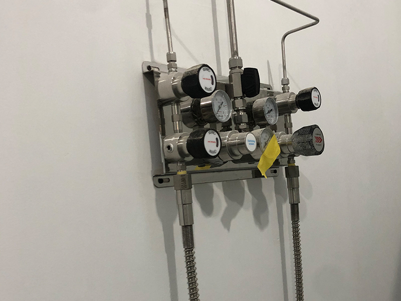 1774837416782700.jpg 实验室气体管路集中供气