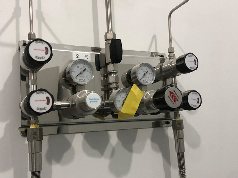 1774837427192847.jpg 实验室气体管路集中供气